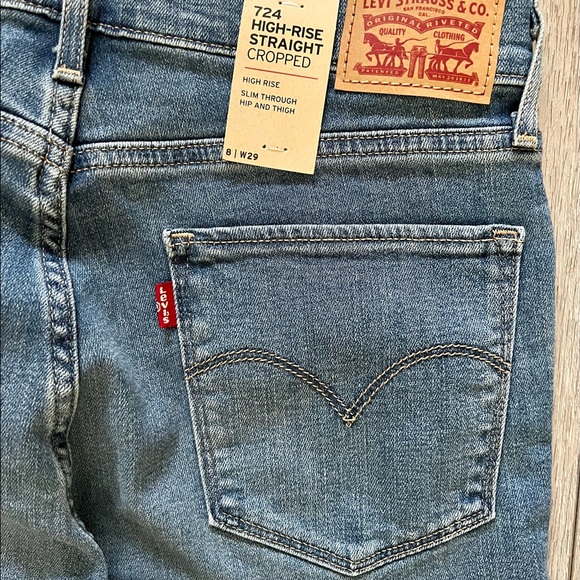 ✨NWT✨ Levi's Women's 724 High Rise Straight Crop Jeans - Picture 11 of 13